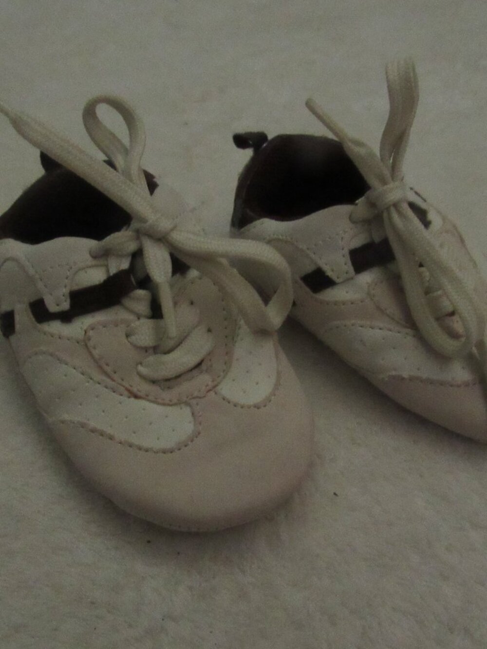 Children's place White/Brown Crib Shoes Size 6-12 months USED